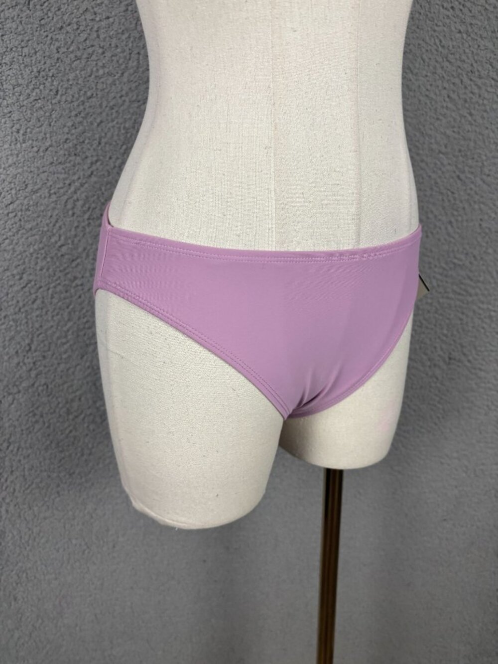 Salt + Cove Women's Juniors Ruched Back Hipster Swim Bottom Lilac Size Med NWT's - Picture 2 of 7